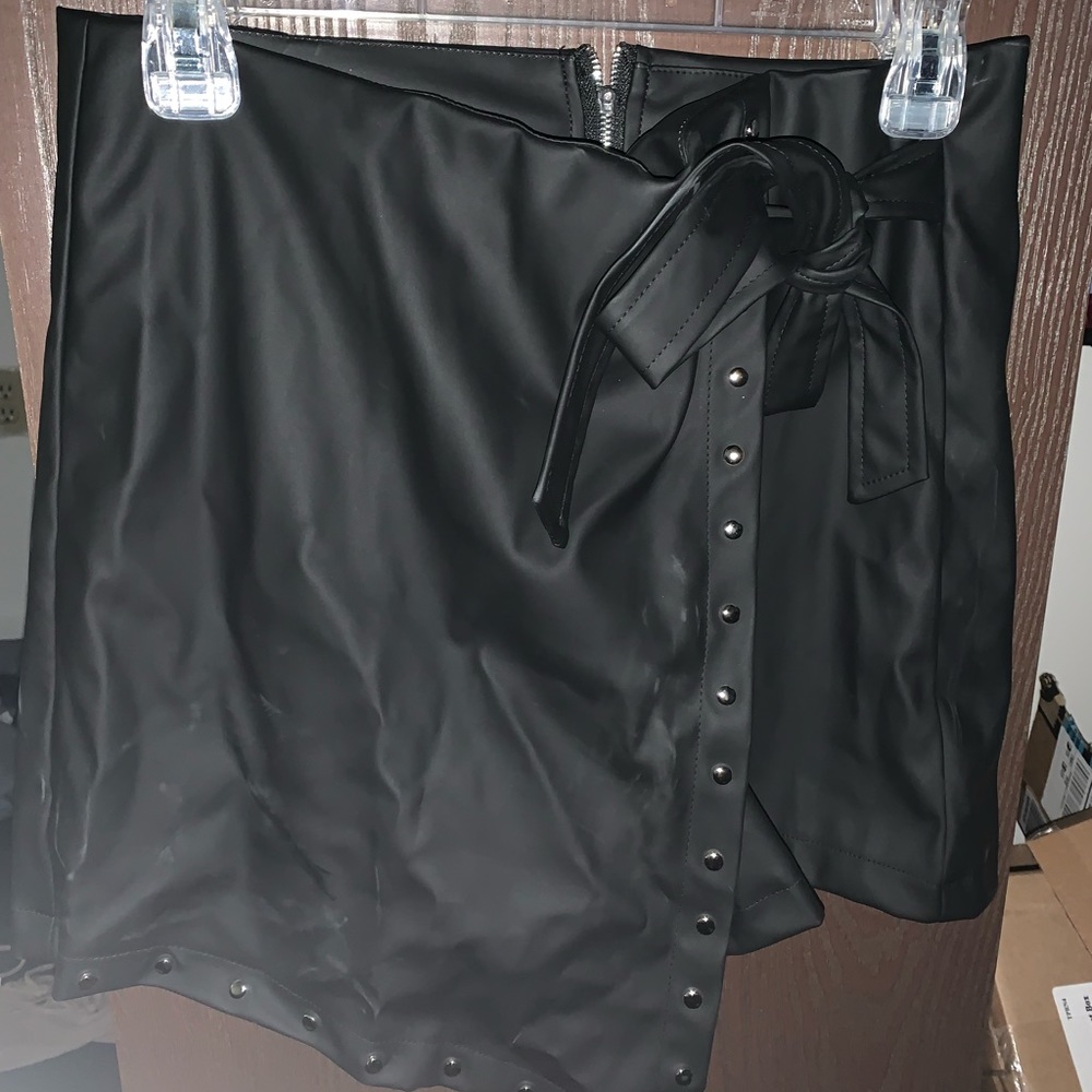 Leather tie skirt